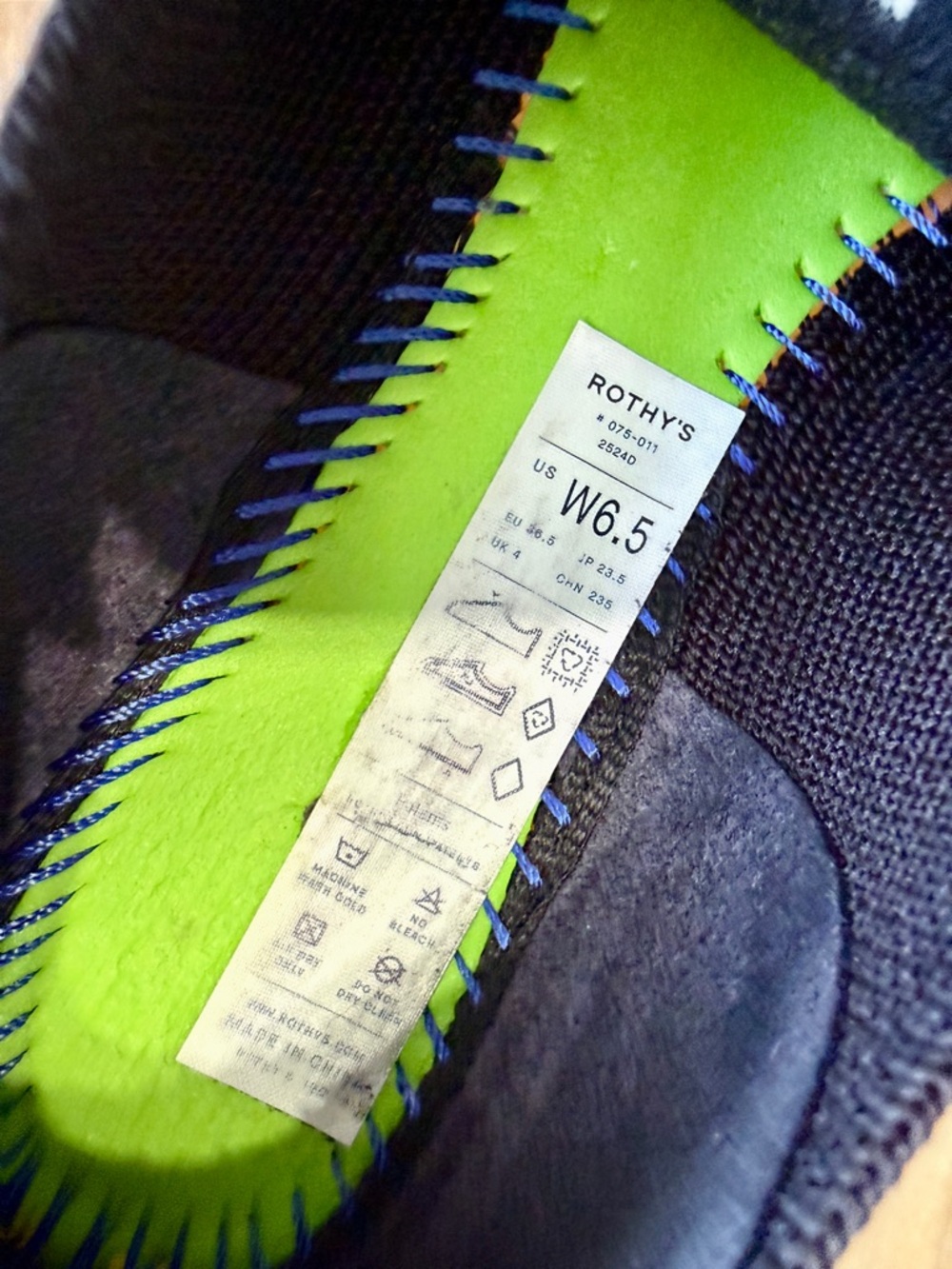 Rothy’s Black Knit Mary Jane Flats Blue Trim W6.5 - Picture 5 of 7